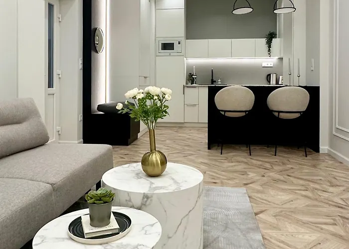 Szekely At Andrassy Suite -Szm4